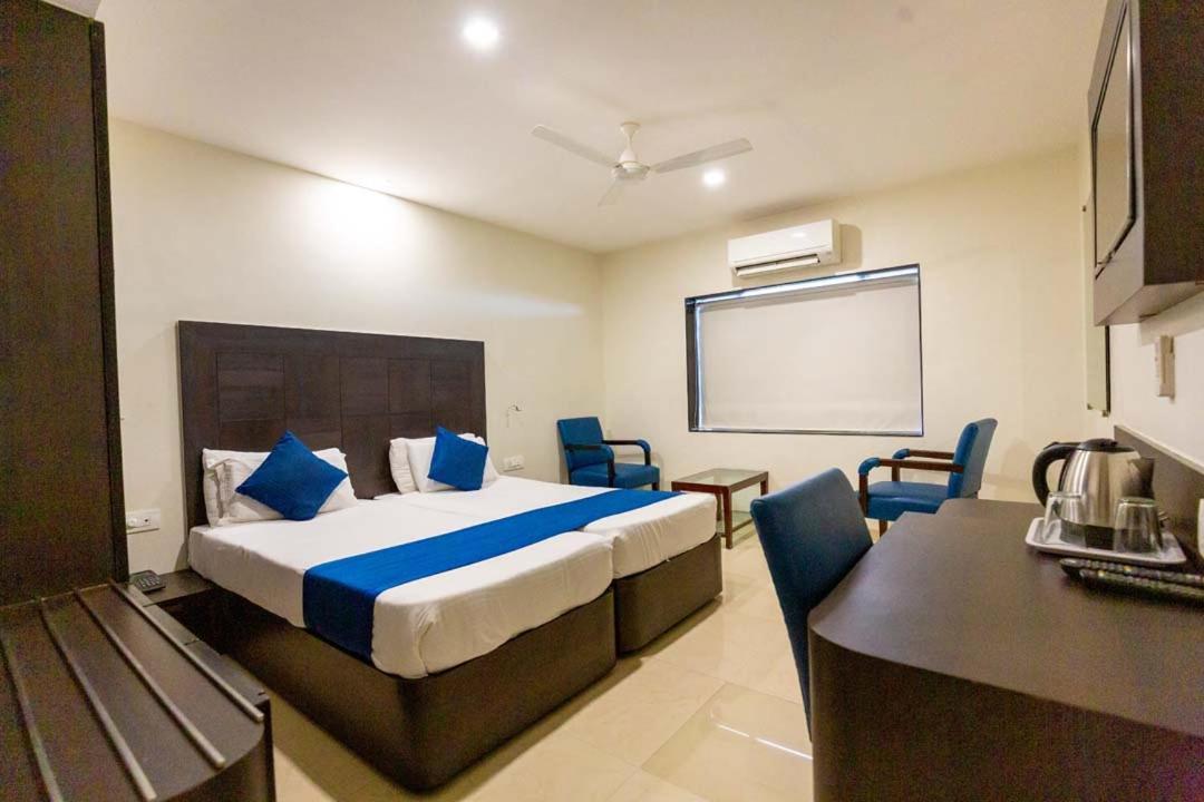 Sukh Hotel Mumbai Dış mekan fotoğraf