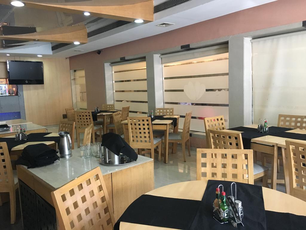 Sukh Hotel Mumbai Dış mekan fotoğraf