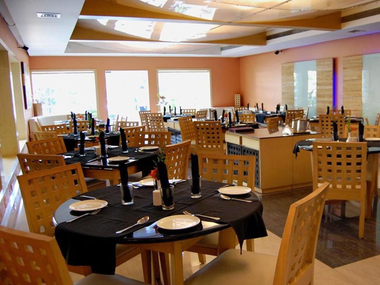 Sukh Hotel Mumbai Dış mekan fotoğraf