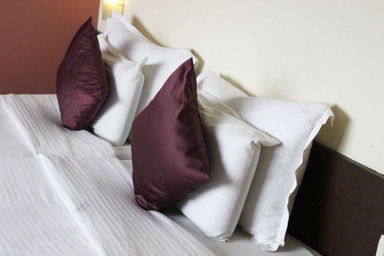 Sukh Hotel Mumbai Dış mekan fotoğraf