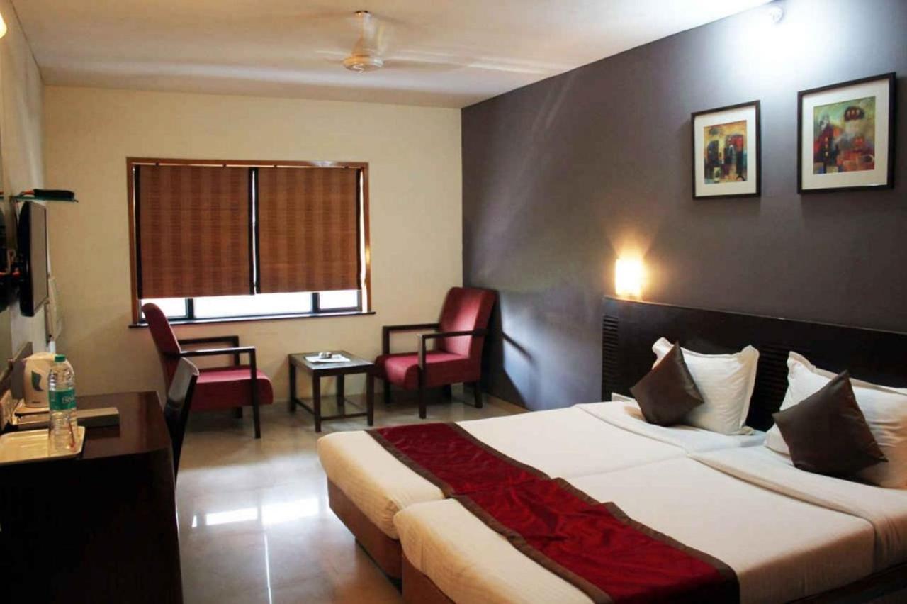 Sukh Hotel Mumbai Dış mekan fotoğraf