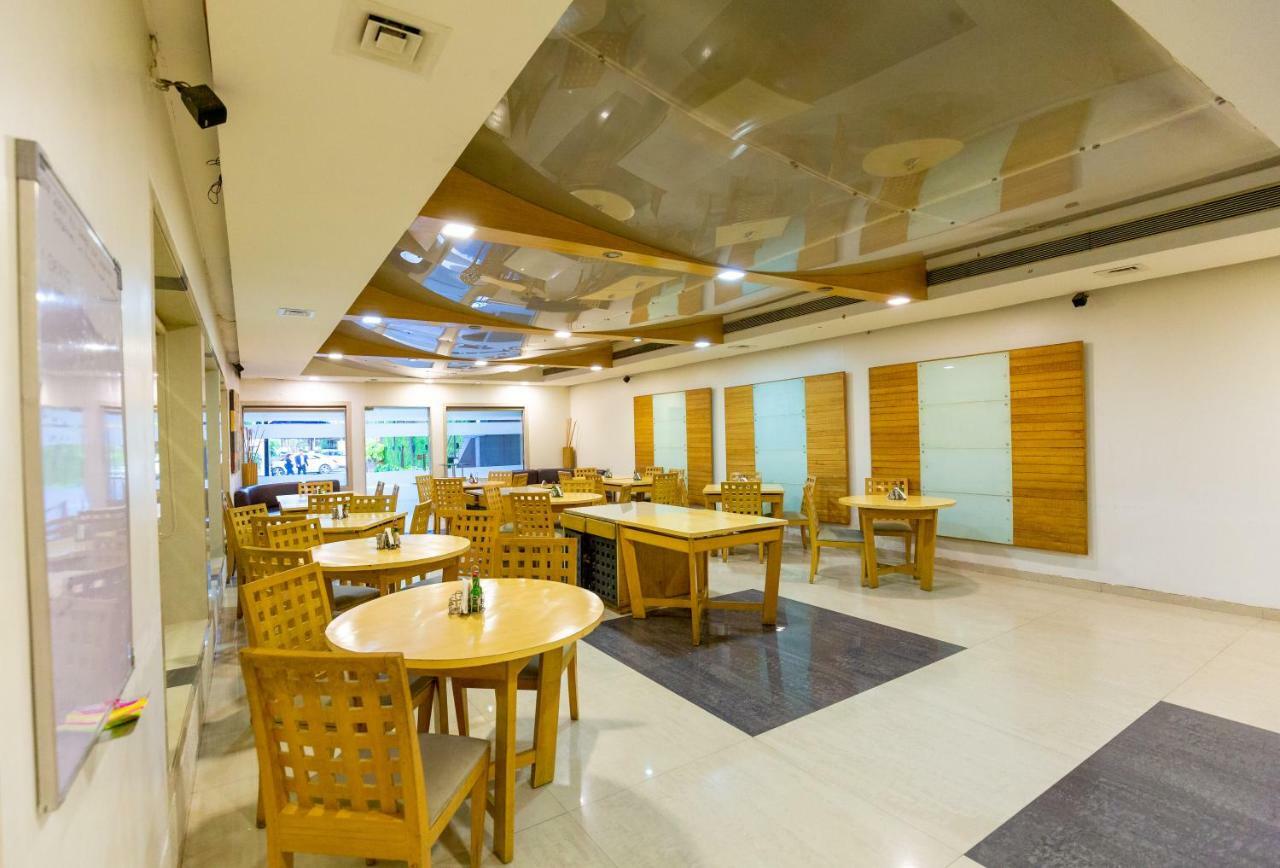 Sukh Hotel Mumbai Dış mekan fotoğraf