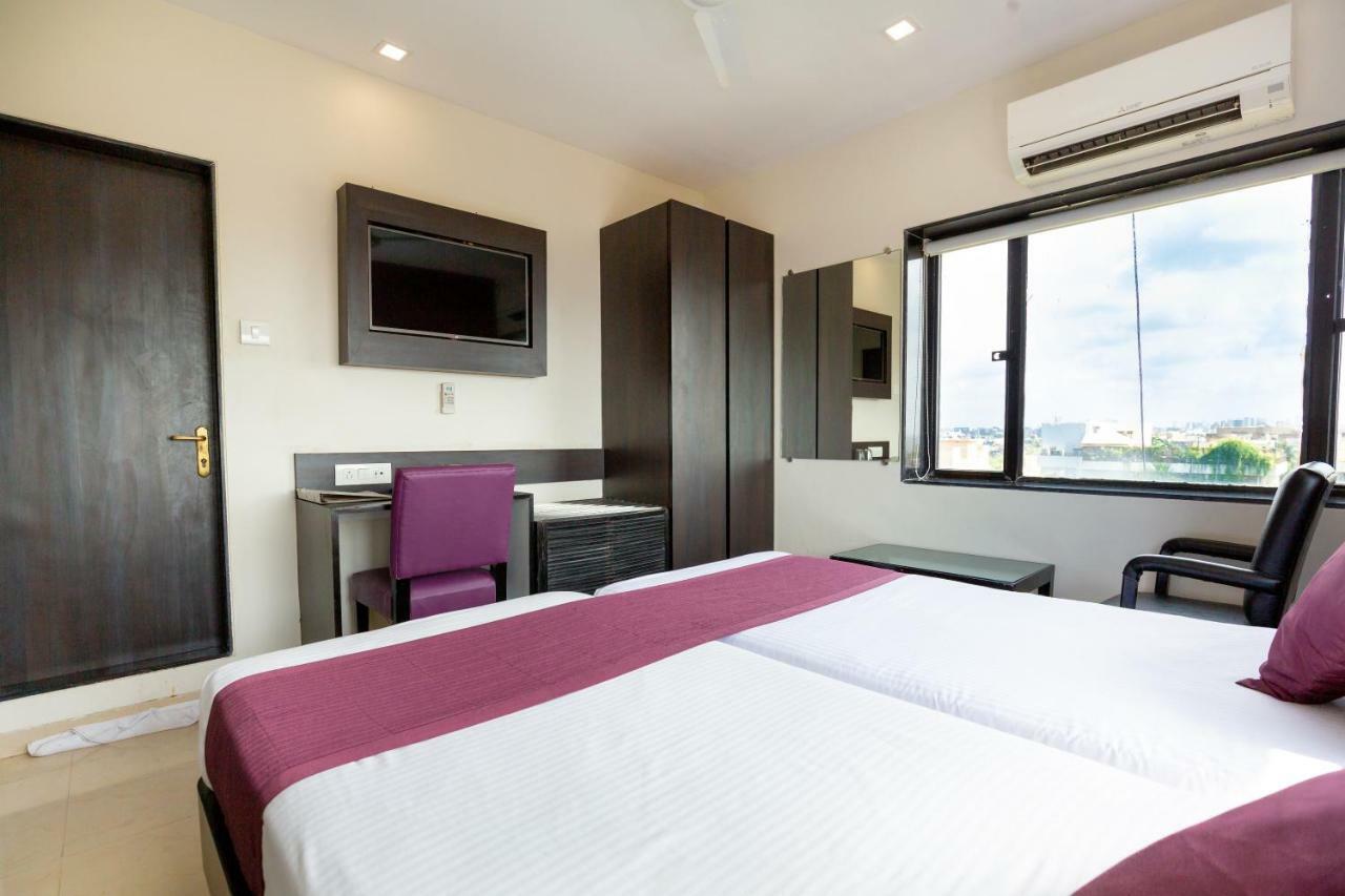 Sukh Hotel Mumbai Dış mekan fotoğraf
