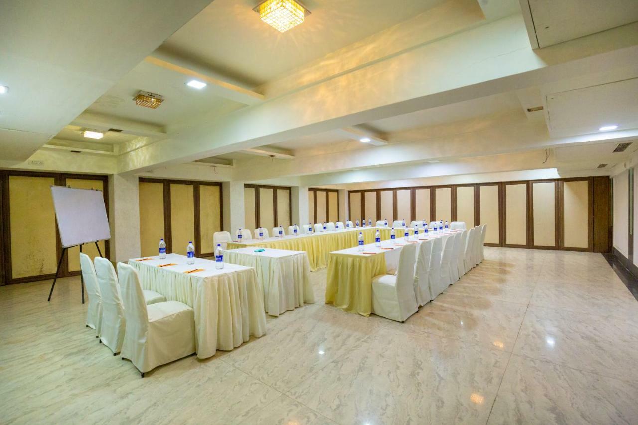 Sukh Hotel Mumbai Dış mekan fotoğraf